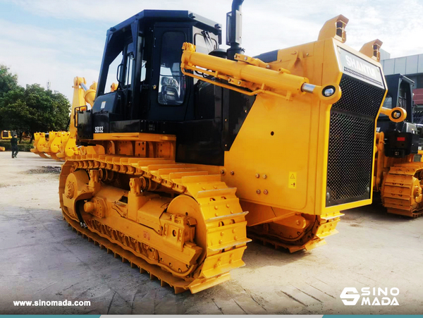 Spain - 1 Unit SHANTUI SD32 Bulldozer