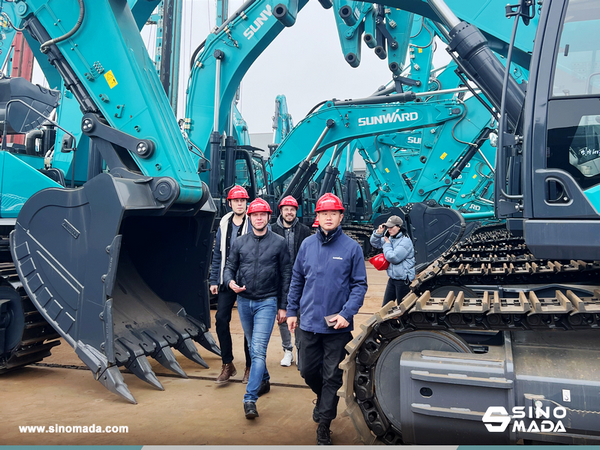 Russia Customer Visited SUNWARD SANY factory