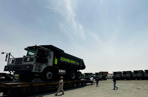 ZOOMLION Wide-Body Dump Trucks Delivered in Batches to Saudi Arabia